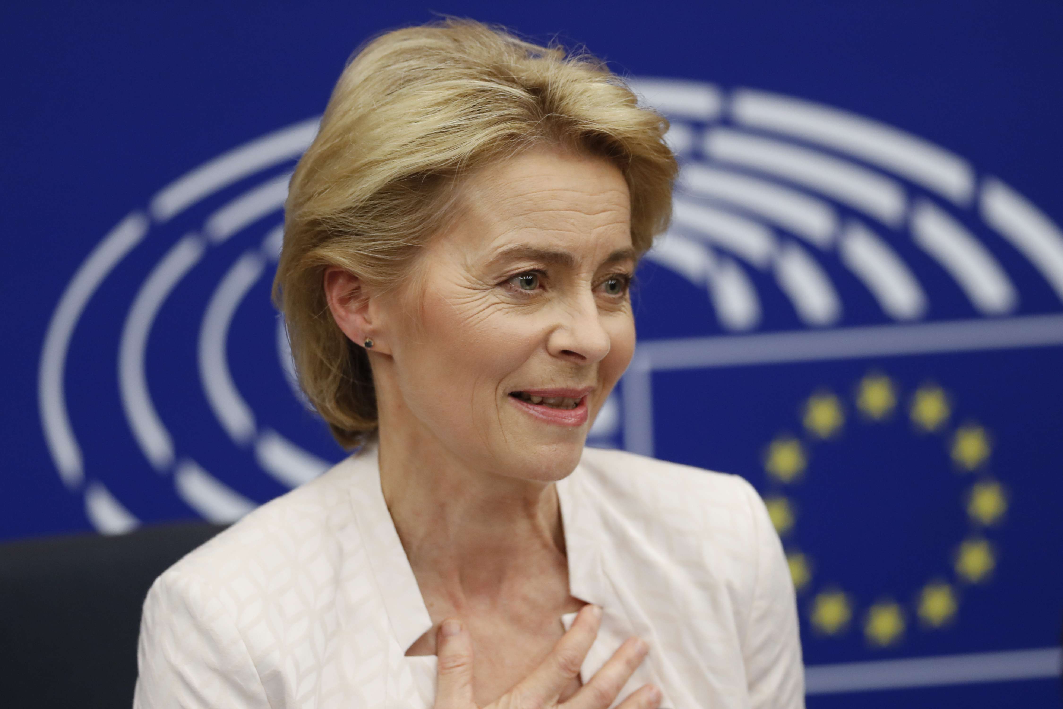 Von leyen. Фрау фон дер Ляйен. Урсула фон дер Ляєн. Урсула фон дер Ляйен 2022. Глава ЕС Урсула.